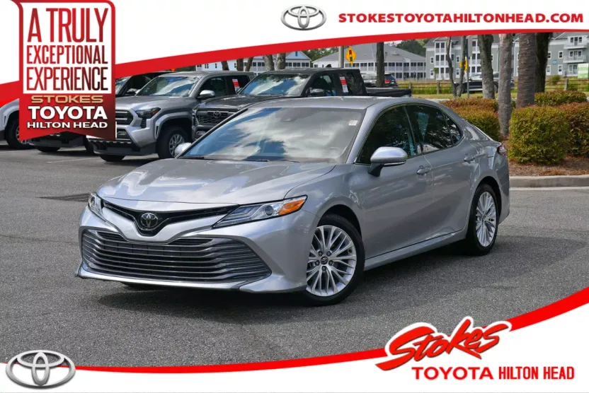 2020 Toyota Camry XLE photo 1
