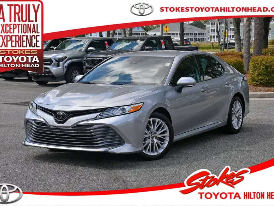 2020 Toyota Camry XLE photo 1
