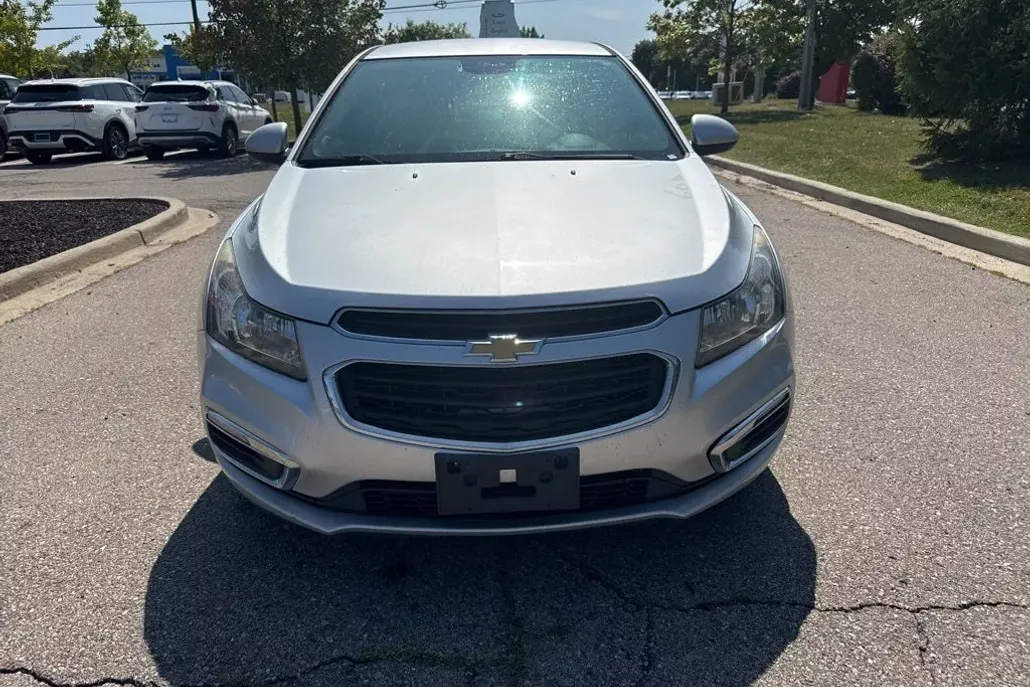 2016 Chevrolet Cruze photo 1