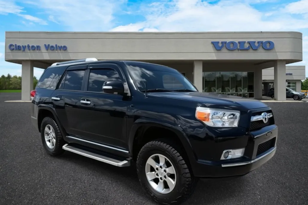 2013 Toyota 4Runner SR5 photo 1