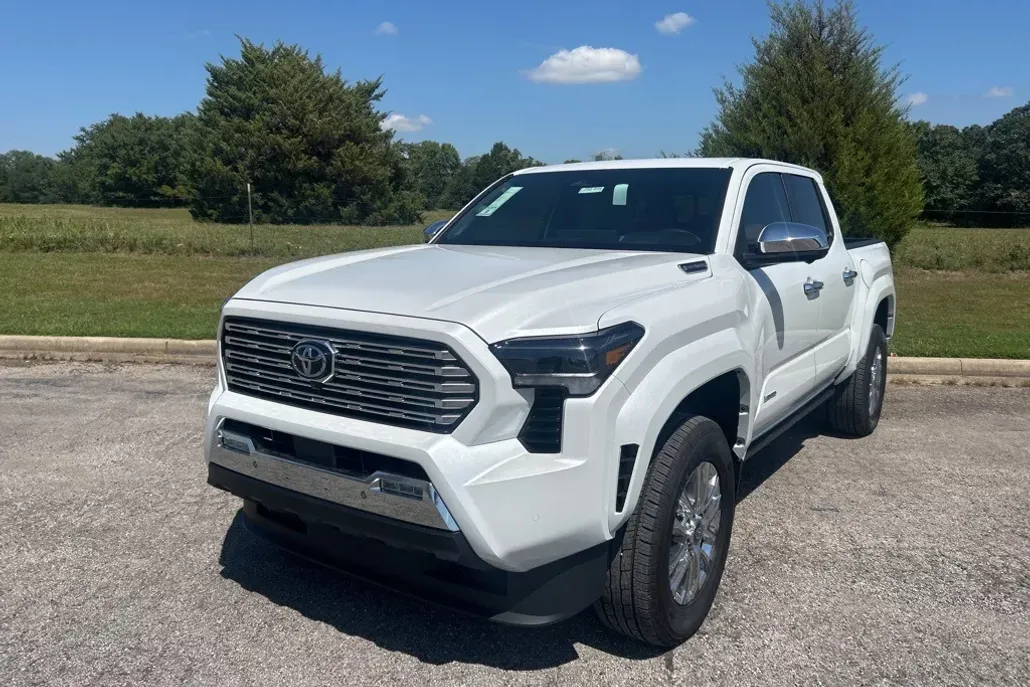2025 Toyota Tacoma Limited Double Cab photo 1
