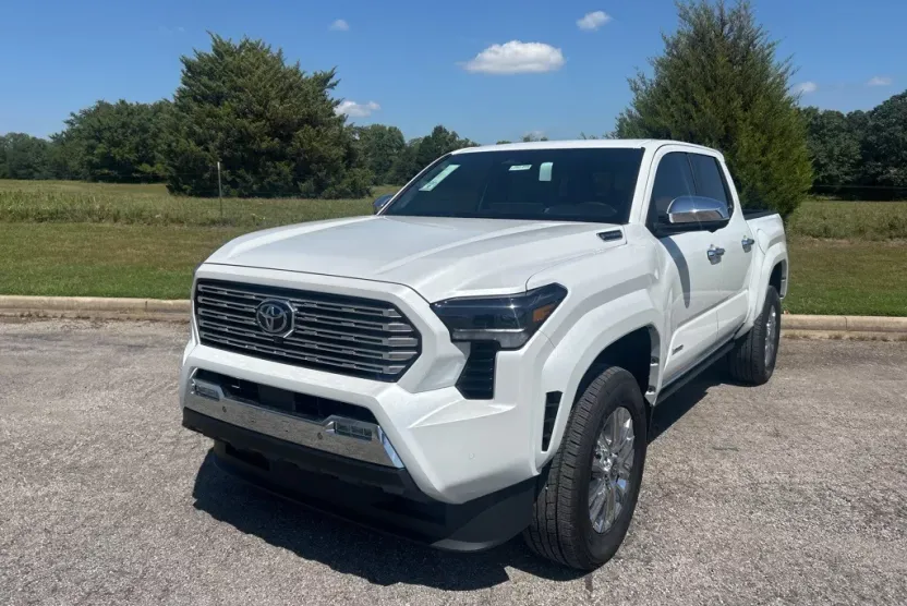 2025 Toyota Tacoma Limited Double Cab photo 1