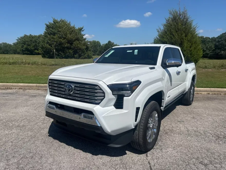 2025 Toyota Tacoma Limited Double Cab photo 1