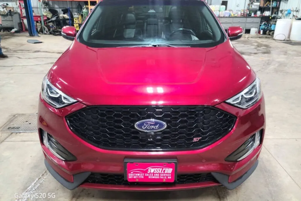 2019 Ford Edge ST photo 1