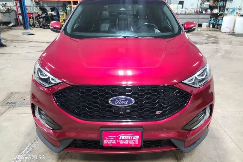 2019 Ford Edge ST photo 1