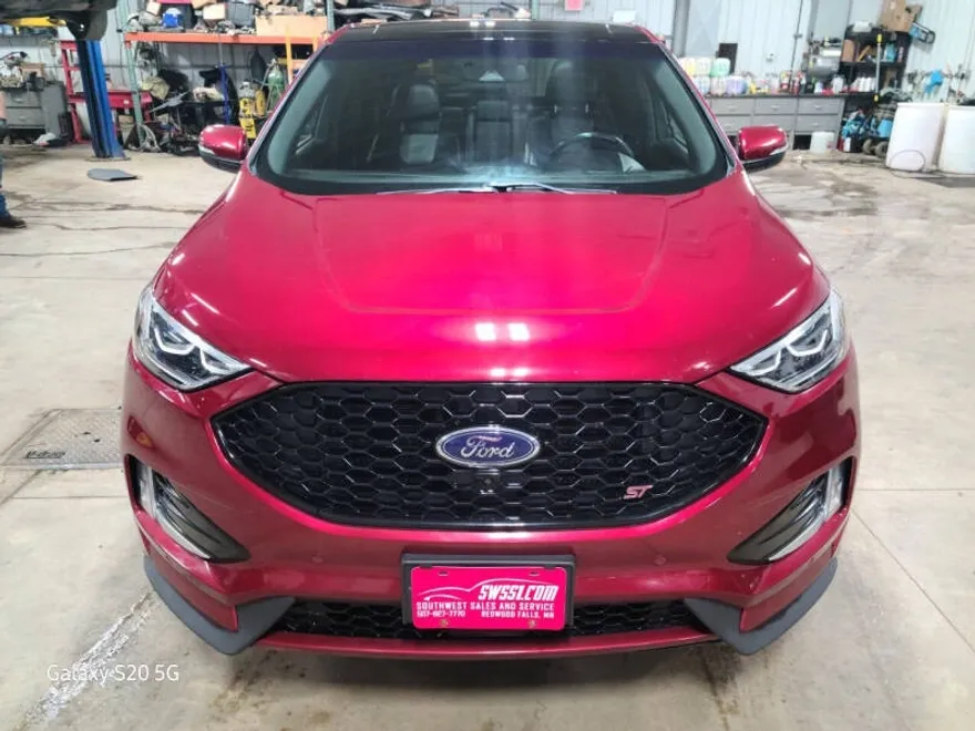 2019 Ford Edge ST photo 1