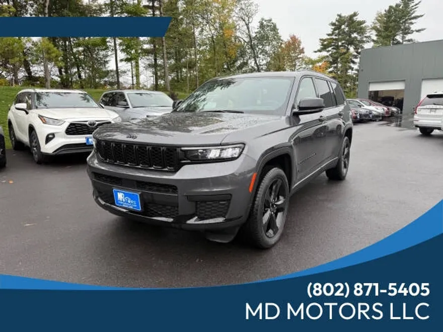 2023 Jeep Grand Cherokee Laredo Altitude photo 1