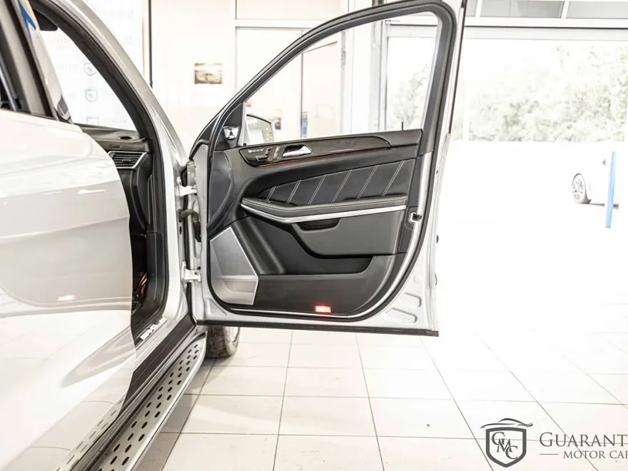 2014 Mercedes Benz GL photo 1