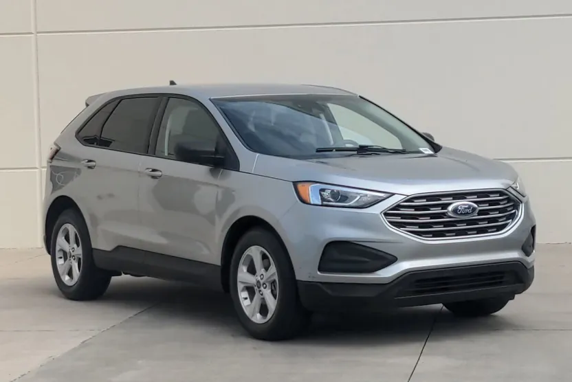 2020 Ford Edge SE photo 1
