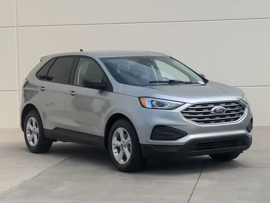 2020 Ford Edge SE photo 1