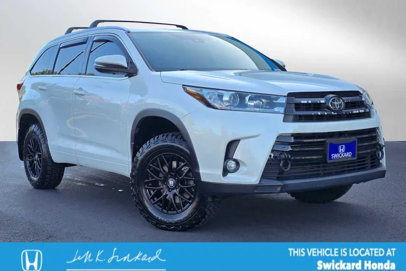 2019 Toyota Highlander Limited photo 1