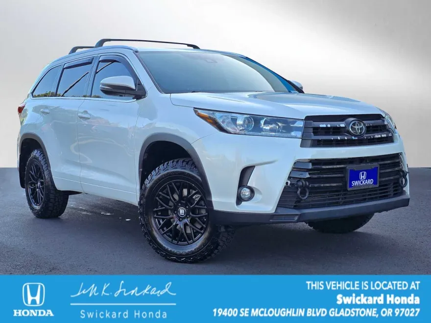 2019 Toyota Highlander Limited photo 1