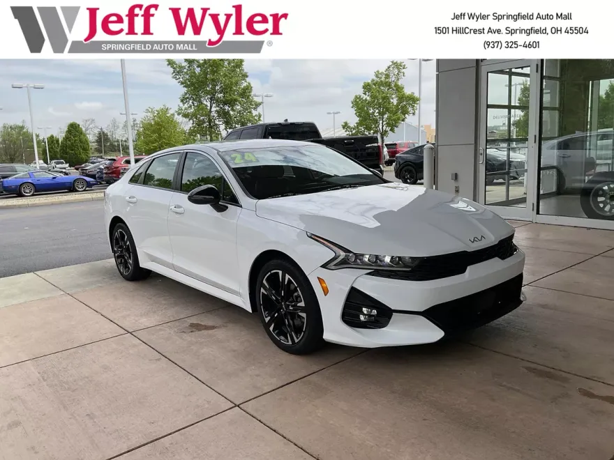 2024 Kia K5 GT-Line photo 1