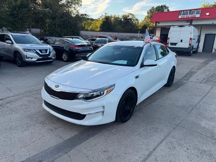 2016 Kia Optima LX photo 1