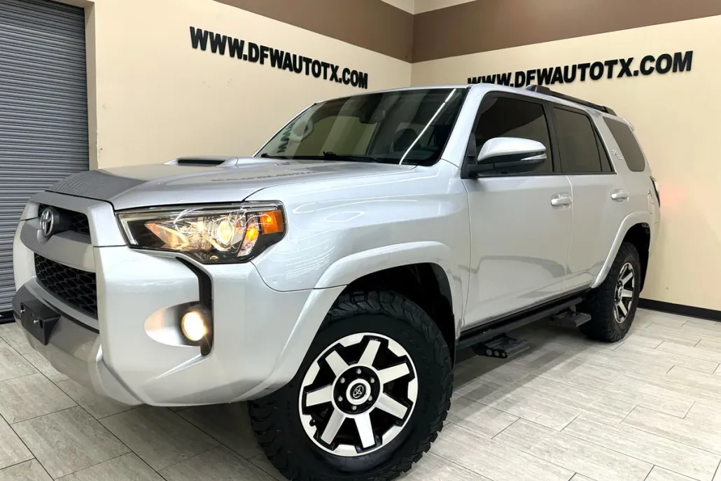 2019 Toyota 4Runner TRD Off-Road photo 1