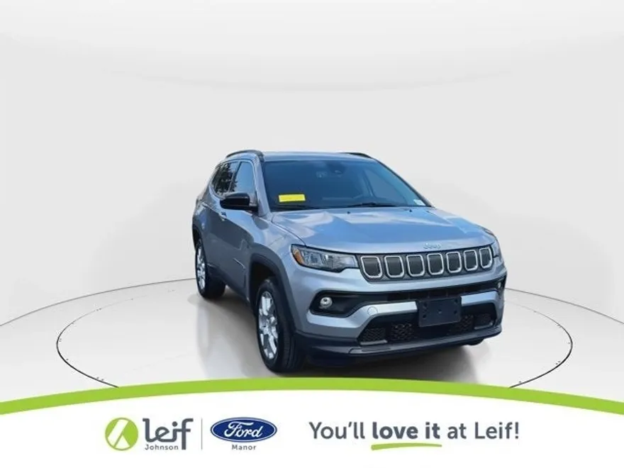 2022 Jeep Compass Latitude Lux photo 1