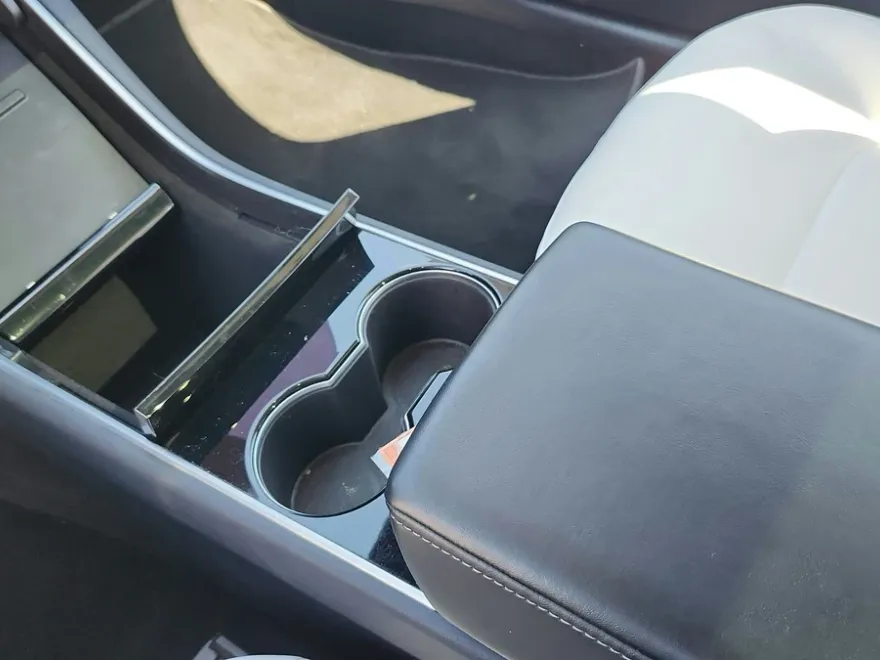 2019 Tesla Model 3 photo 1