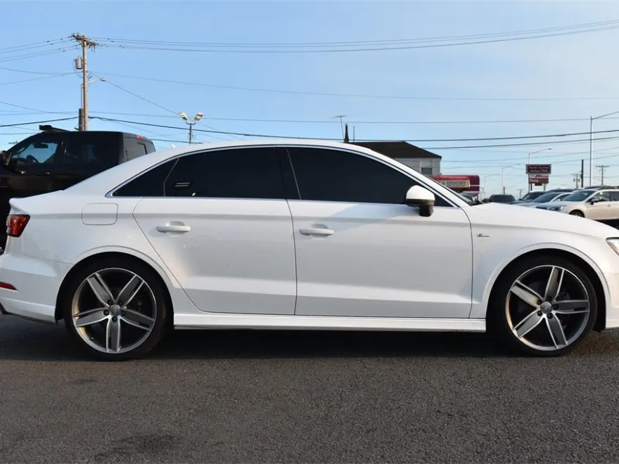 2017 Audi A3 2.0T Premium Plus Quattro photo 1