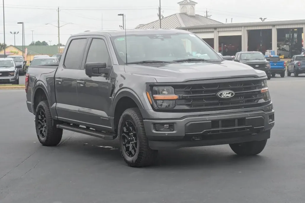 2025 Ford F-150 XLT photo 1