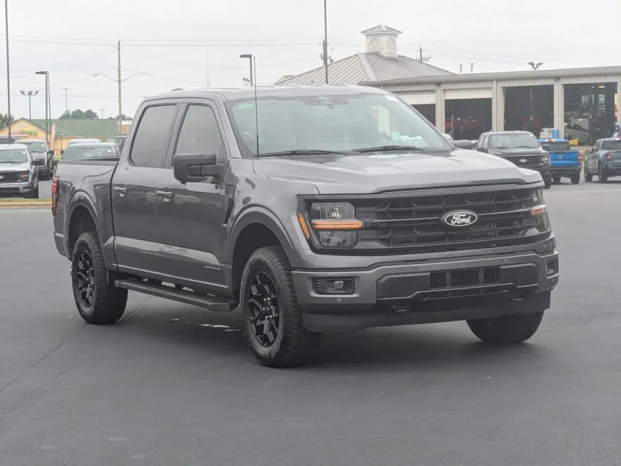 2025 Ford F-150 XLT photo 1