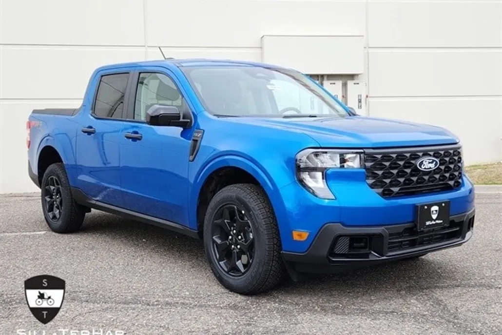 2025 Ford Maverick XLT photo 1