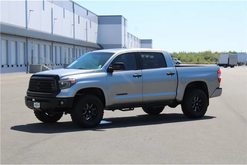 2017 Toyota Tundra Limited photo 1