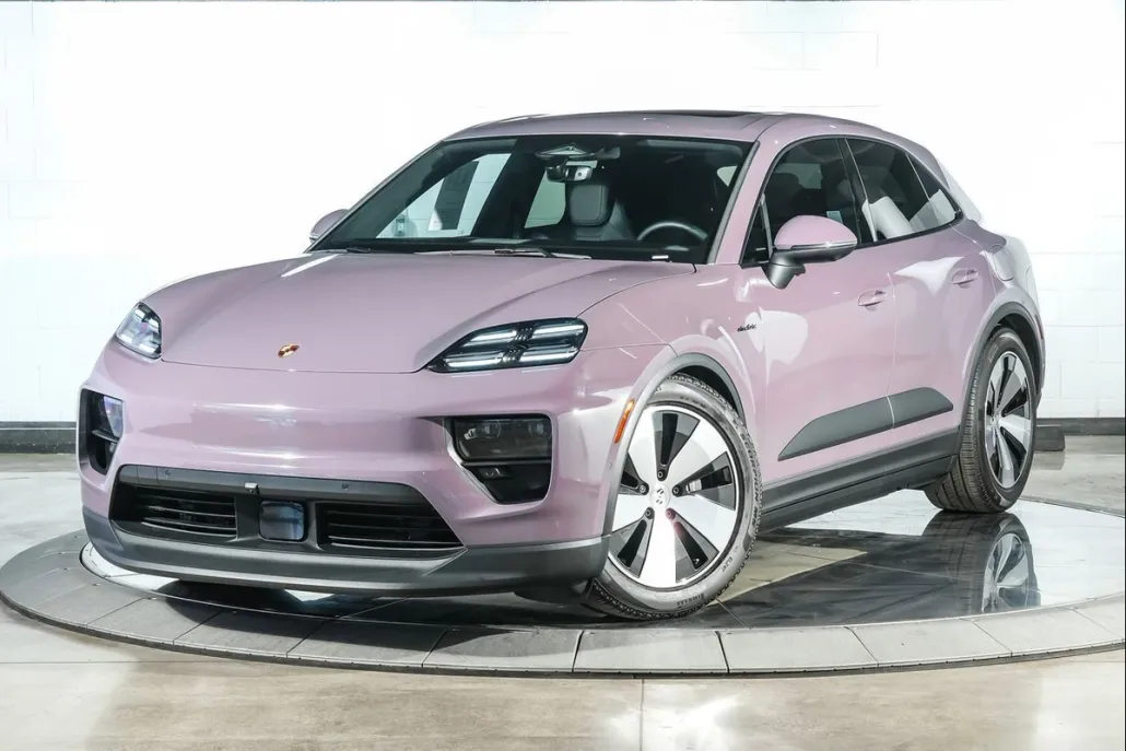 2025 Porsche Cayenne photo 1