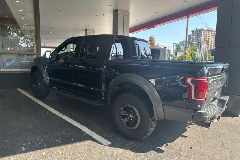 2017 Ford F-150 Raptor photo 1