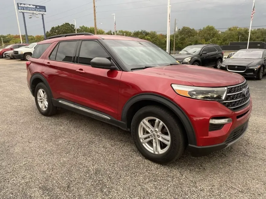 2020 Ford Explorer XLT photo 1