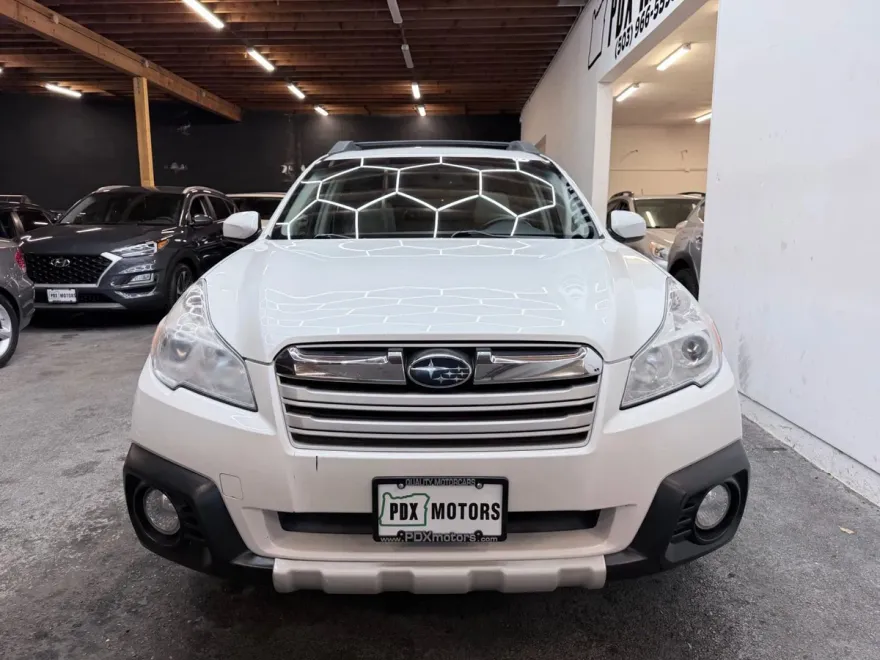 2014 Subaru Outback 2.5i Limited photo 1