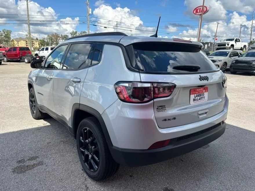 2026 Jeep Compass Latitude photo 1