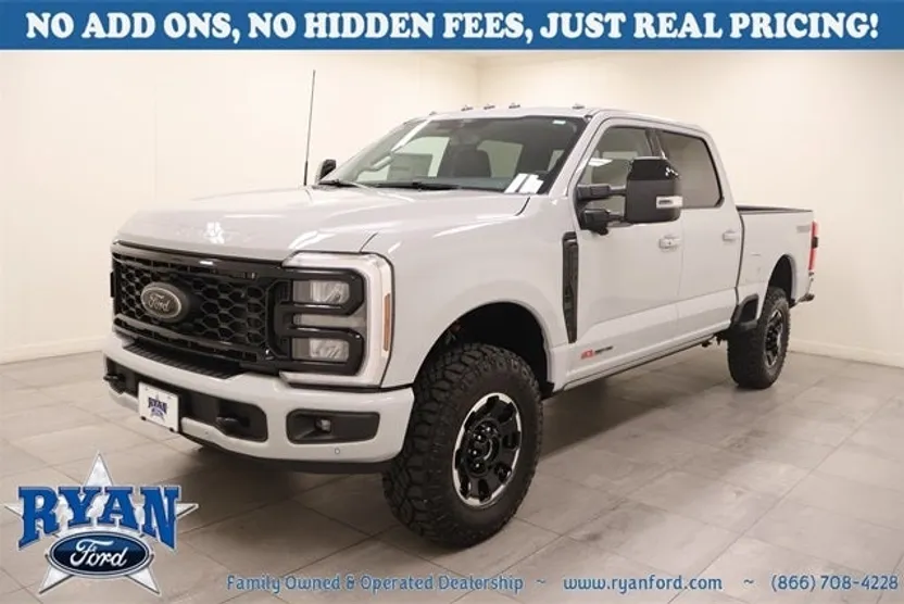 2026 Ford F-250 Lariat photo 1