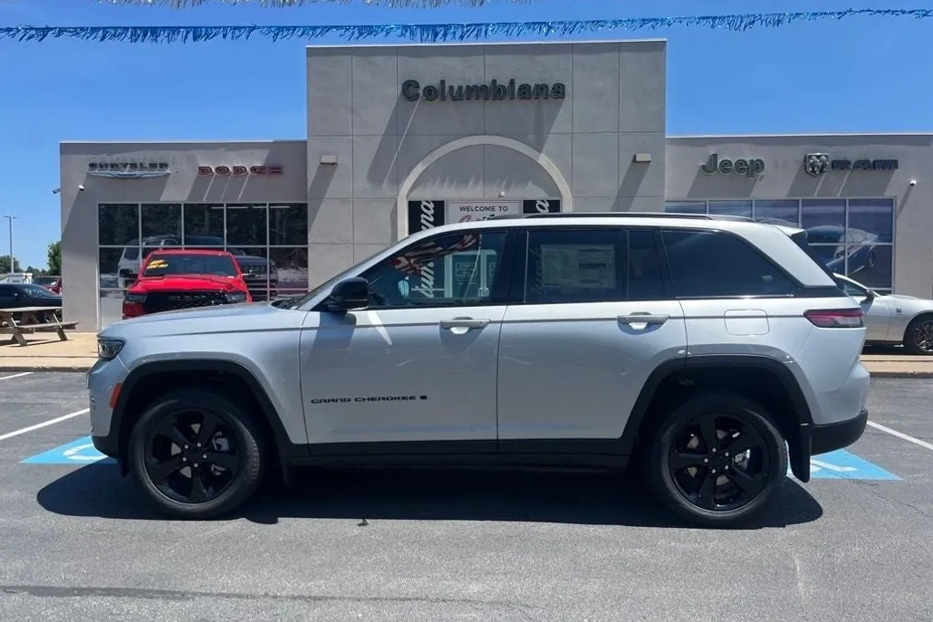 2025 Jeep Grand Cherokee Limited photo 1