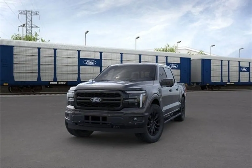 2025 Ford F-150 Lariat photo 1