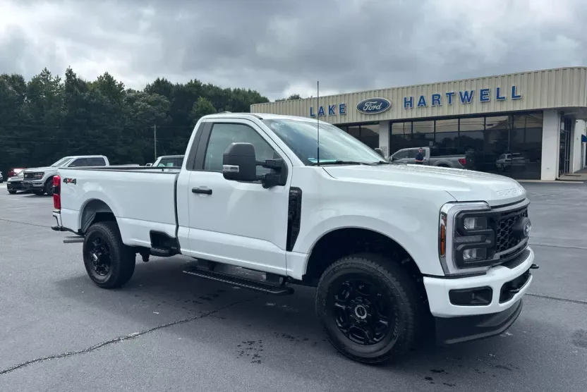 2025 Ford F-350 XL photo 1