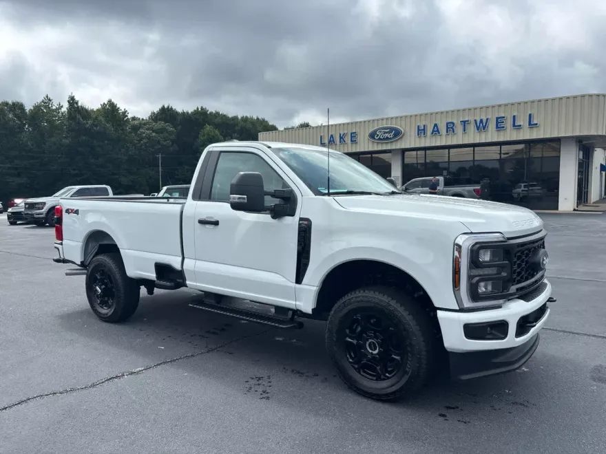 2025 Ford F-350 XL photo 1