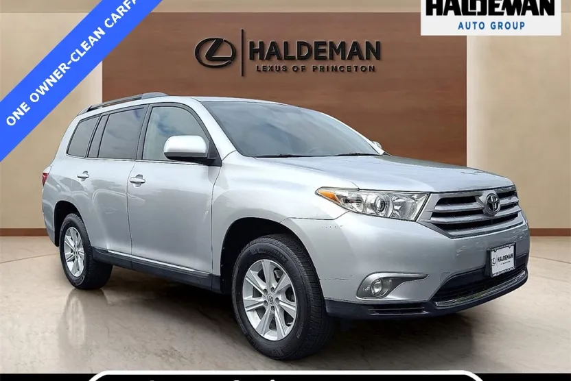 2011 Toyota Highlander Base photo 1