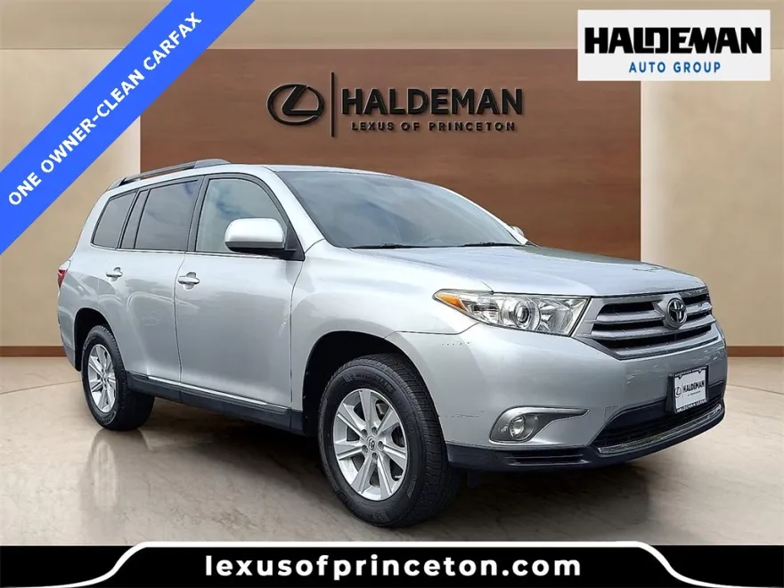 2011 Toyota Highlander Base photo 1