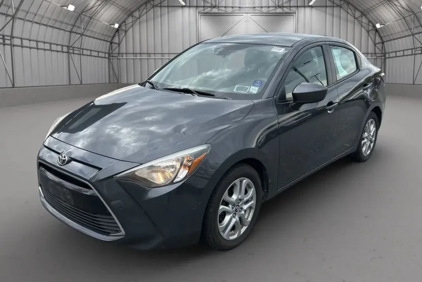 2017 Toyota Yaris iA photo 1