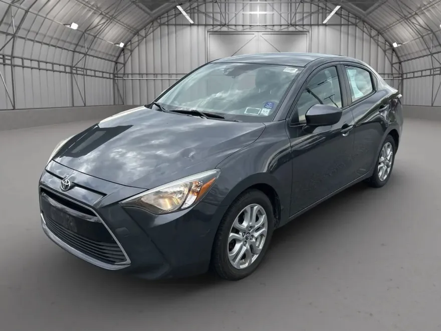 2017 Toyota Yaris iA photo 1