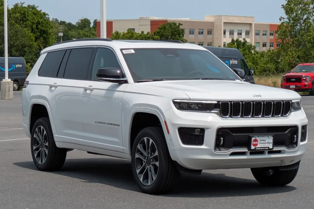 2025 Jeep Grand Cherokee L photo 1