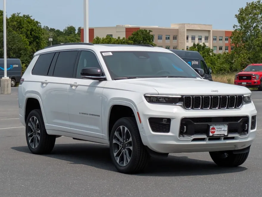 2025 Jeep Grand Cherokee L photo 1