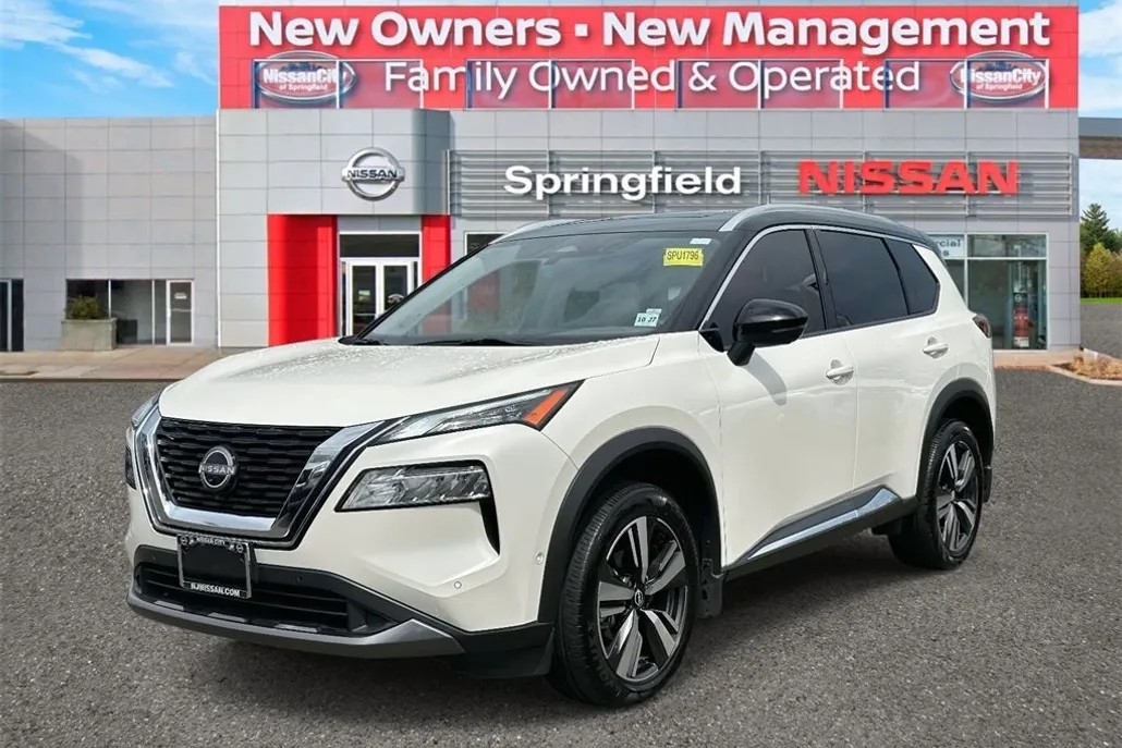 2023 Nissan Rogue SL photo 1