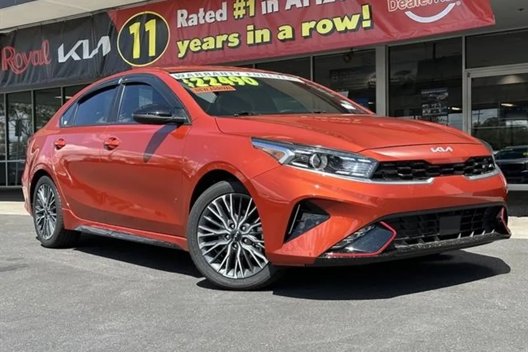 2024 Kia Forte GT-Line photo 1