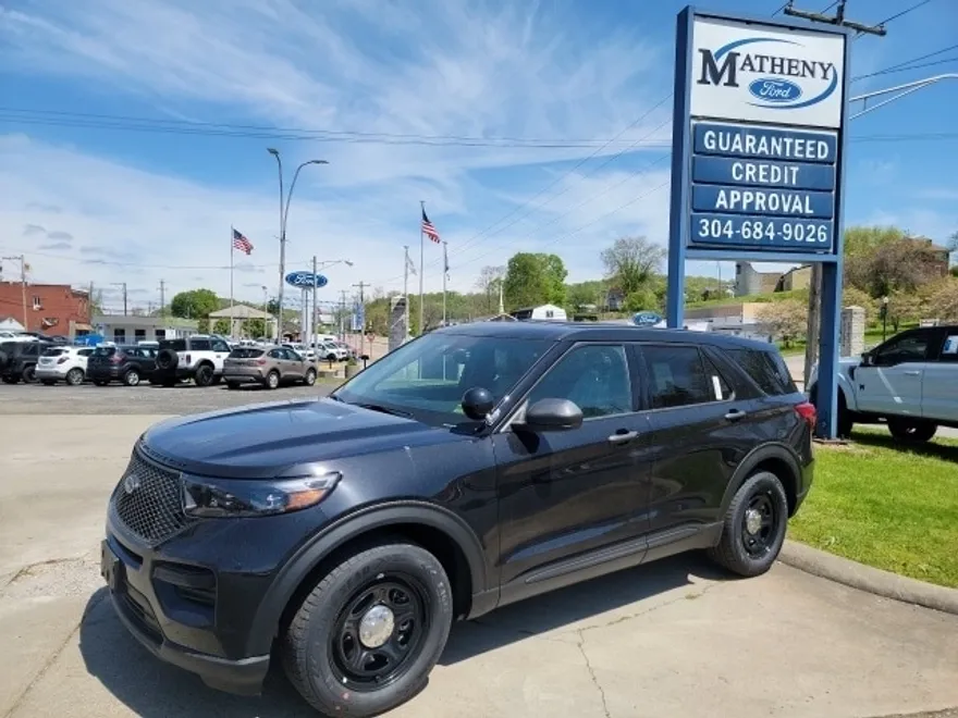 2023 Ford Explorer photo 1