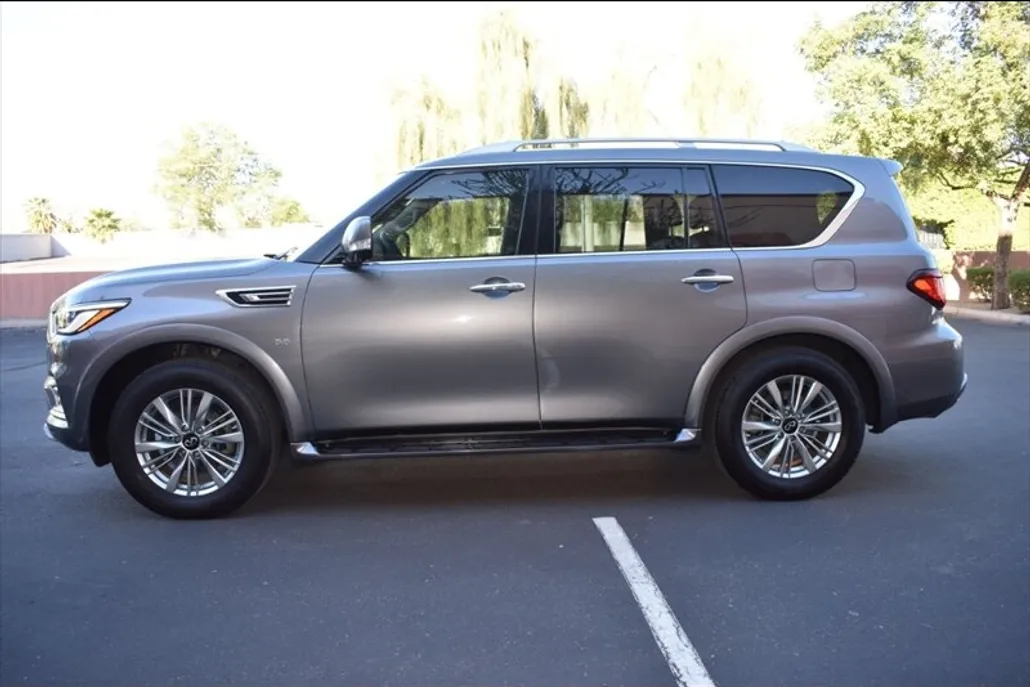 2019 Infiniti QX80 Luxe photo 1