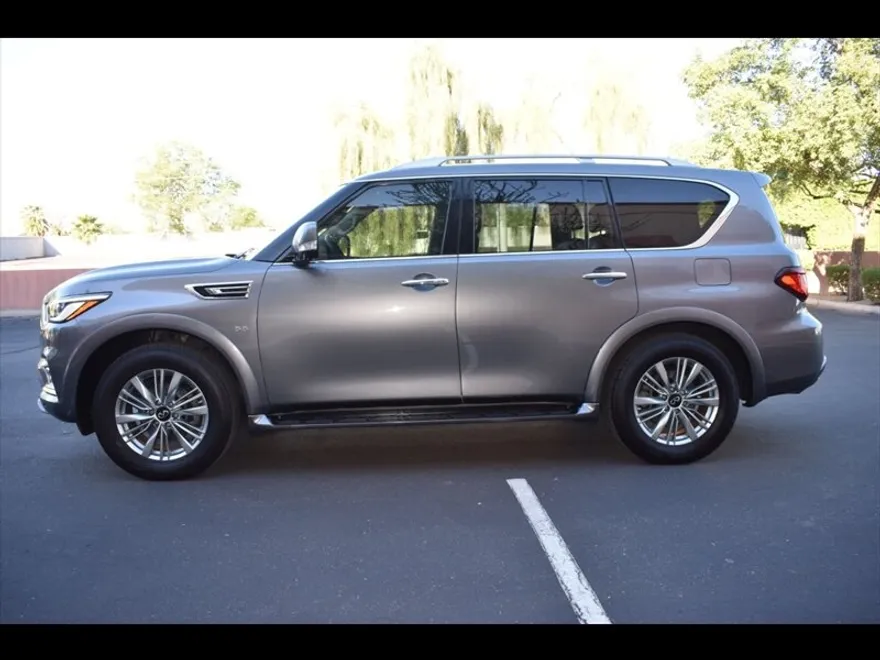 2019 Infiniti QX80 Luxe photo 1