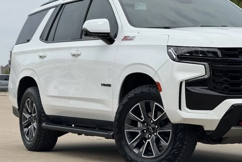 2023 Chevrolet Tahoe Z71 photo 1