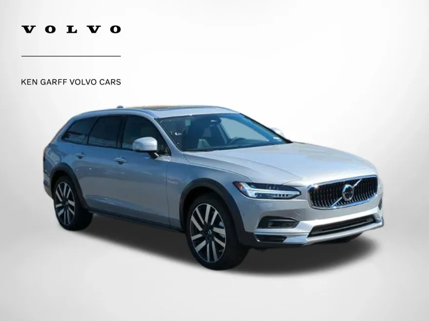2025 Volvo V90 Cross Country photo 1