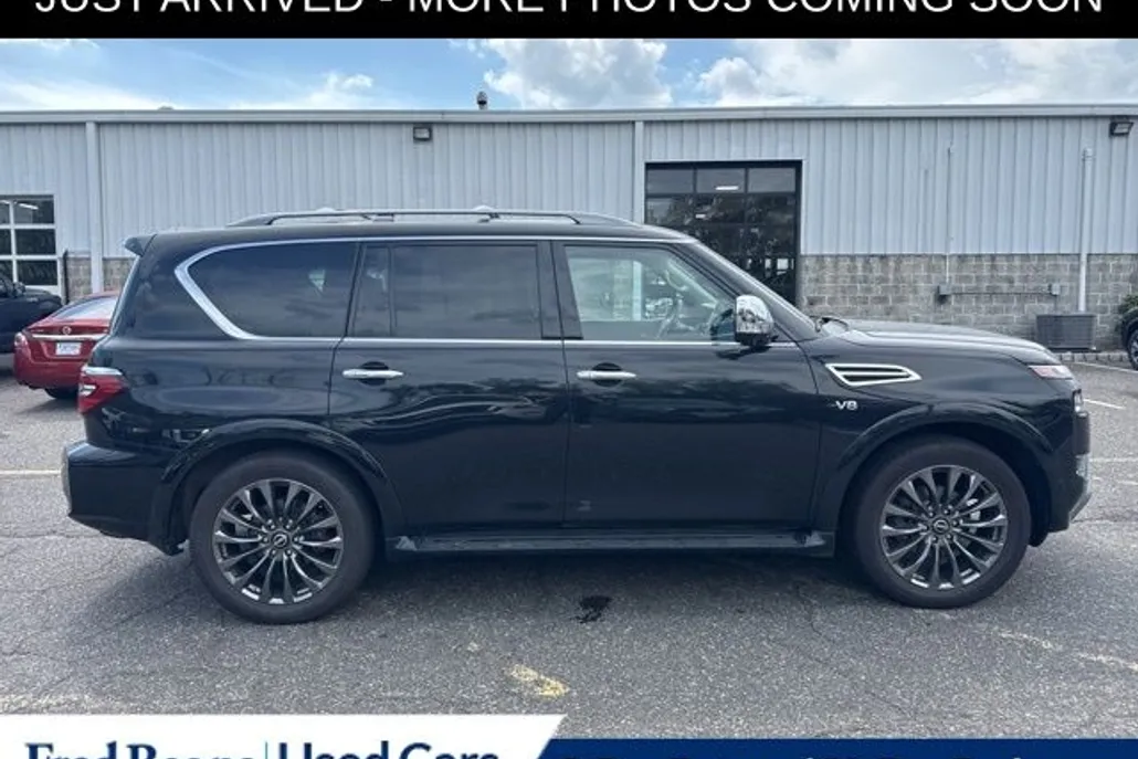 2022 Nissan Armada Platinum photo 1